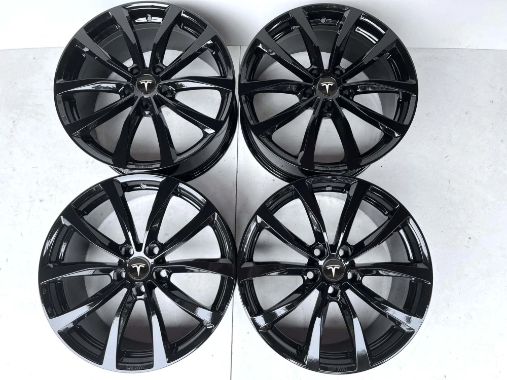 TESLA MODEL 3 5X114,3 19" ET40