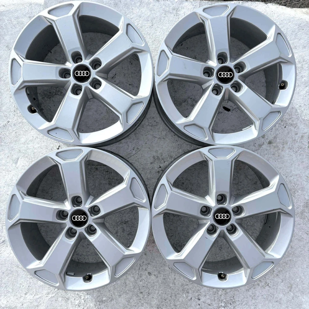 AUDI A4 B6 B7 B8 B9 Q3 Q2 A6 C5 C6 17" ET45