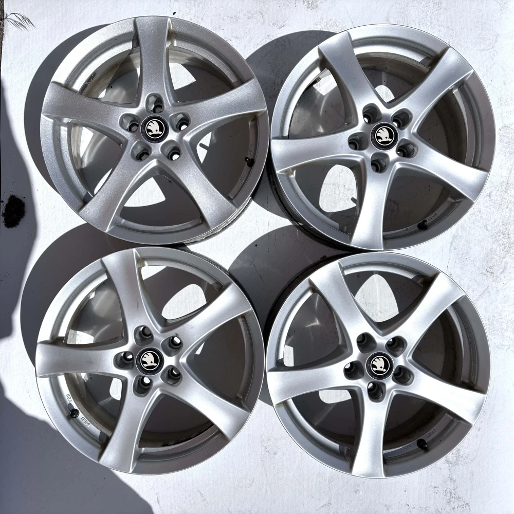 SKODA KAROQ OCTAVIA SUPERB YETI 17" 5X112 ET40