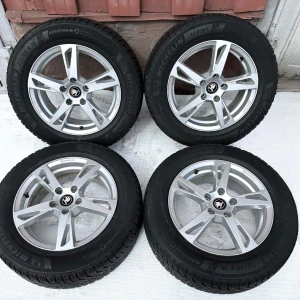 KOLA ZIMNÍ SKODA SUPERB 215/60R16 MICHELIN