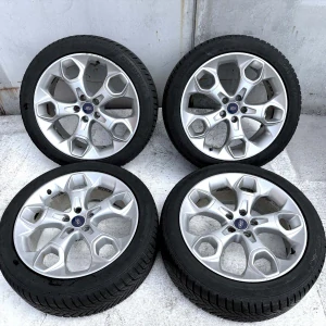 ZIMNÍ KOLA FORD KUGA I II 235/45R19 SEMPERIT 2021