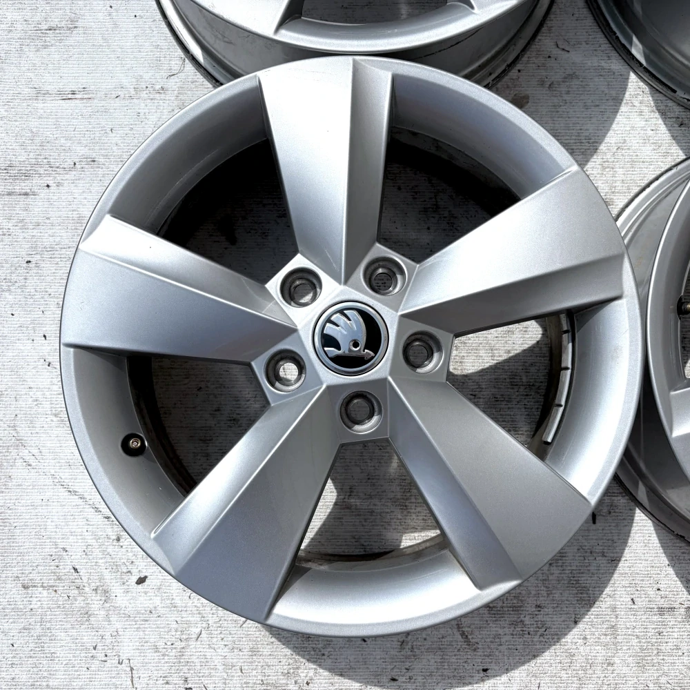 ORIGINÁLNÍ ALU SKODA KAROQ 16" 6J 5X112 ET43