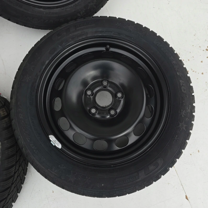 NOVÉ ZIMNÍ SKODA OCTAVIA II III SUPERB 205/55R16