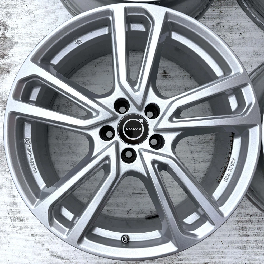 VOLVO V60 S60 XC70 XC90 C30 EN90 19" 5x108