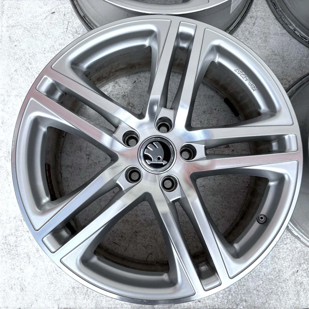 ALU SKODA OCTAVIA SUPERB YETI KAROQ 18" 5X112