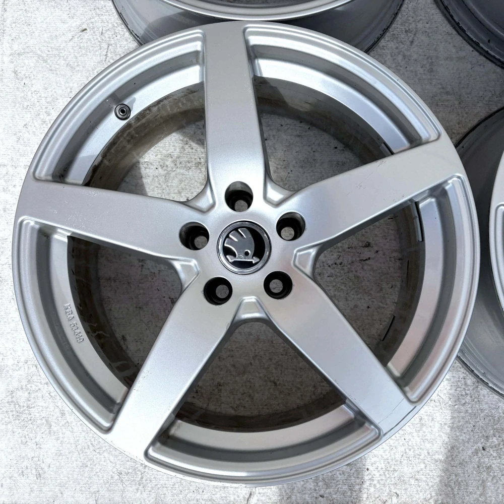 SKODA OCTAVIA SUPERB YETI KATOQ 18" 5X112 ET30