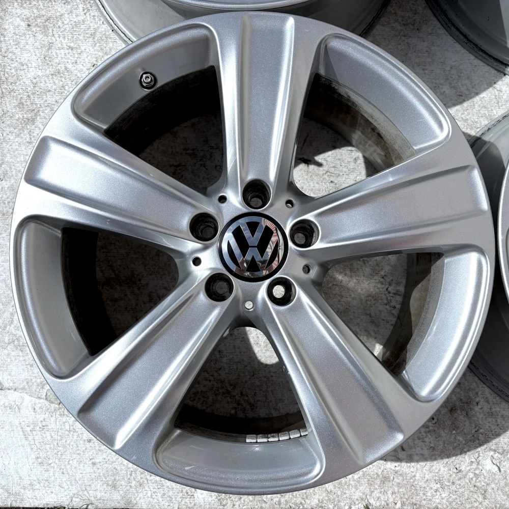 VW PASSAT TIGUAN SHARAN GOLF 18" 5X112