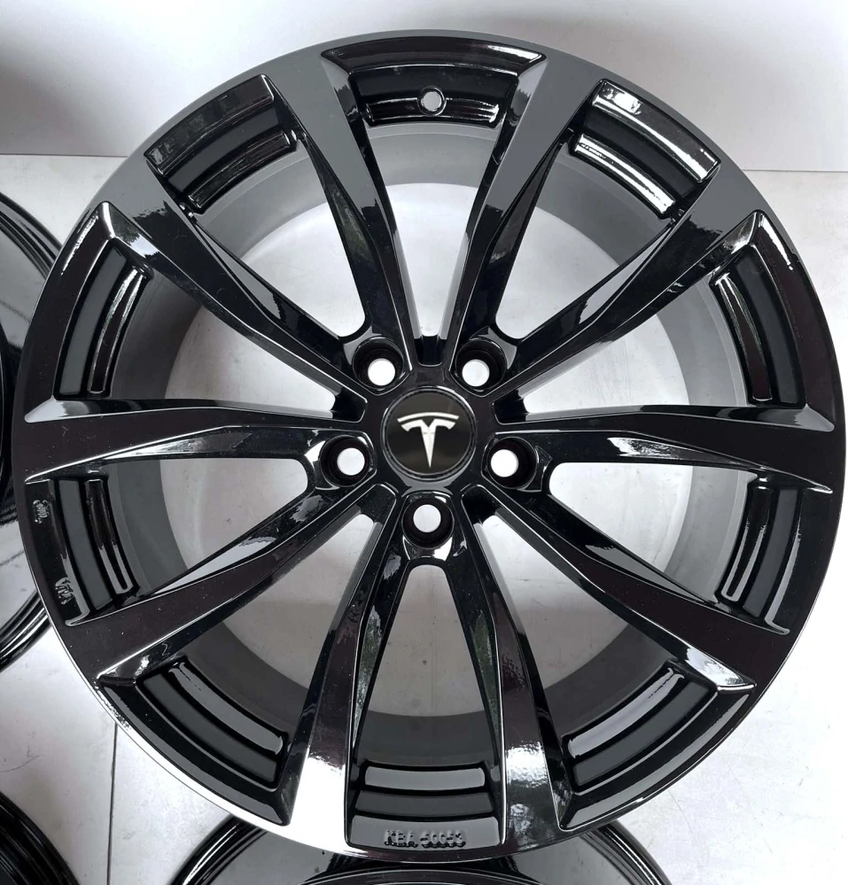 TESLA MODEL 3 5X114,3 19" ET40