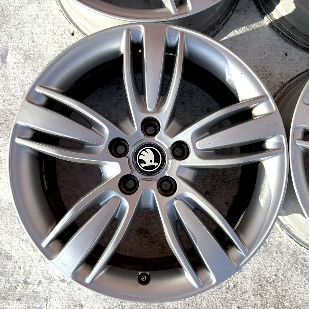 SKODA OCTAVIA SUPERB YETI KAROQ 17" 7J 5X112