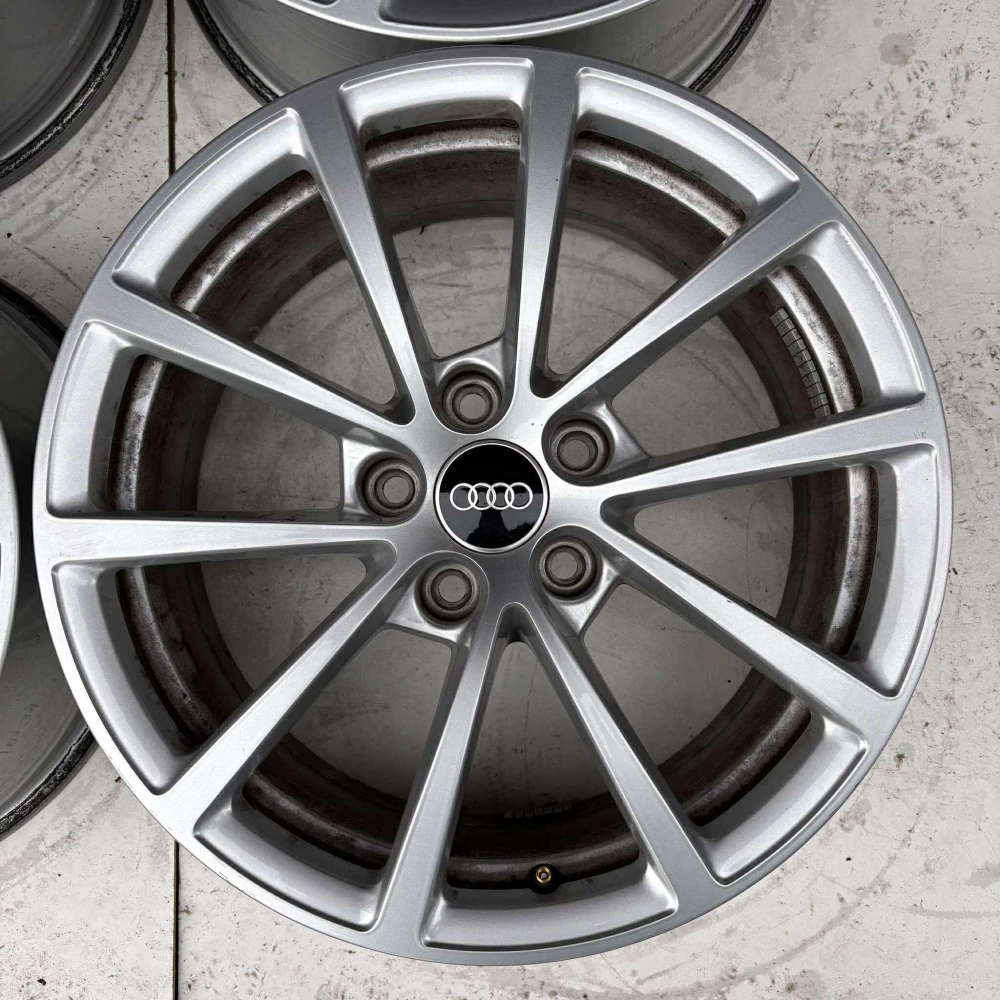 AUDI A3 A4 A5 A6 Q3 17"