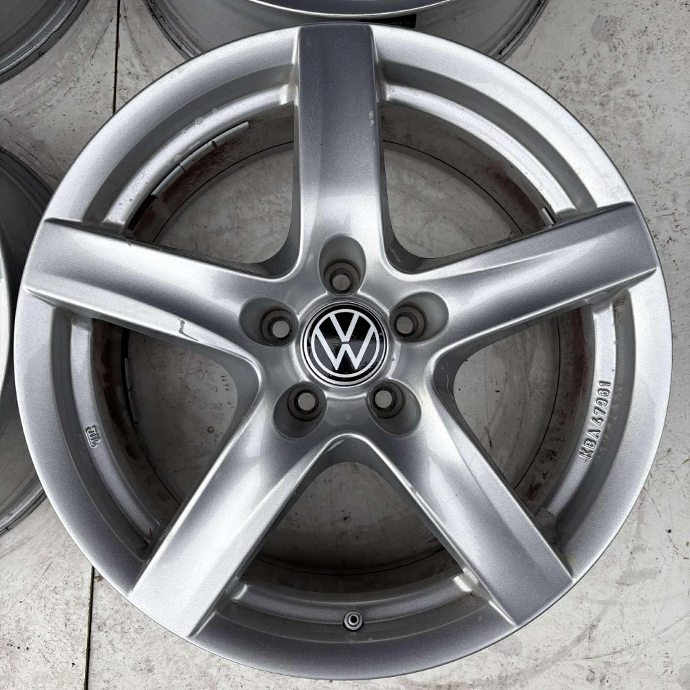 VW PASSAT GOLF TIGUAN ARTEON 18"