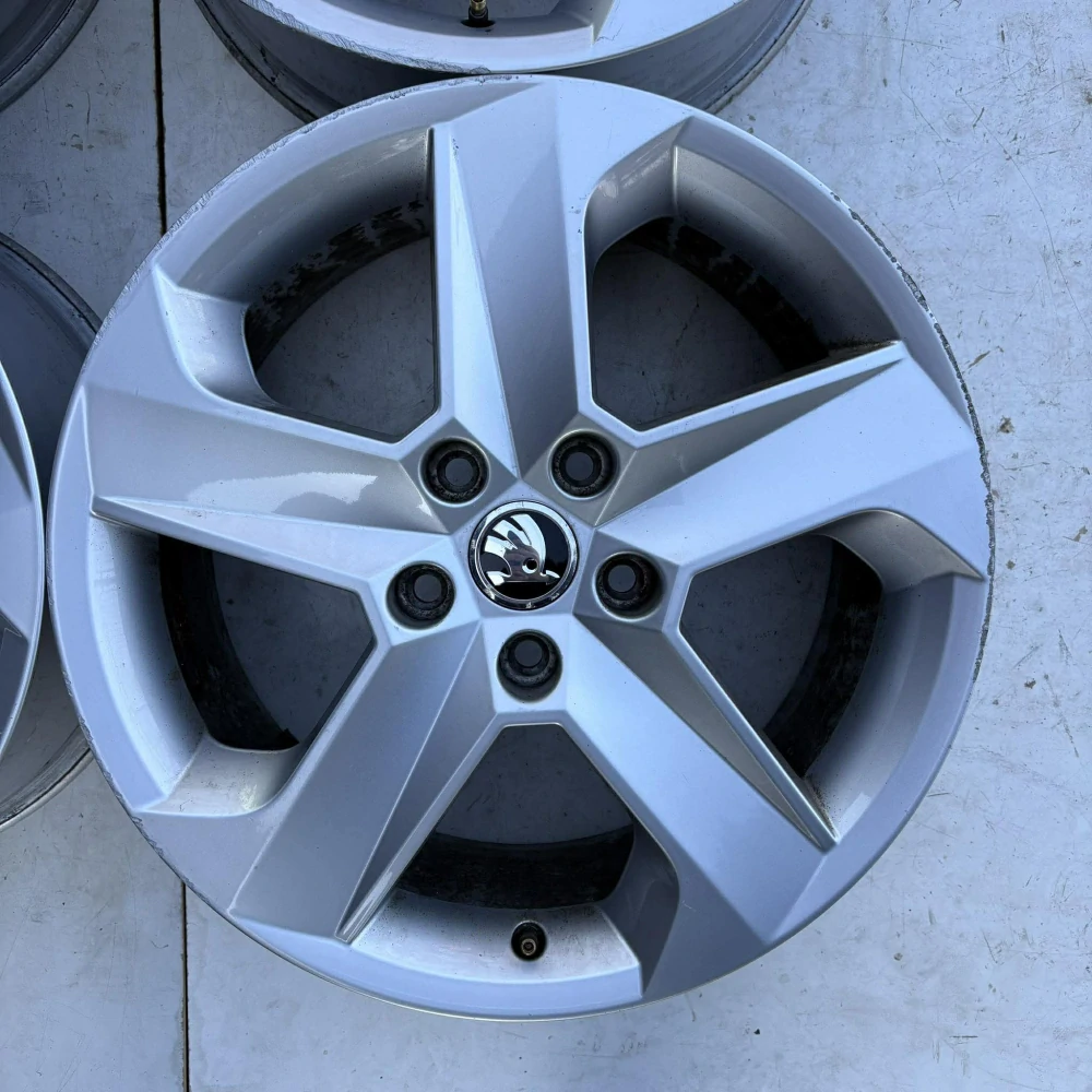 ŠKODA OCTAVIA SUPERB KAROQ YETI 17"
