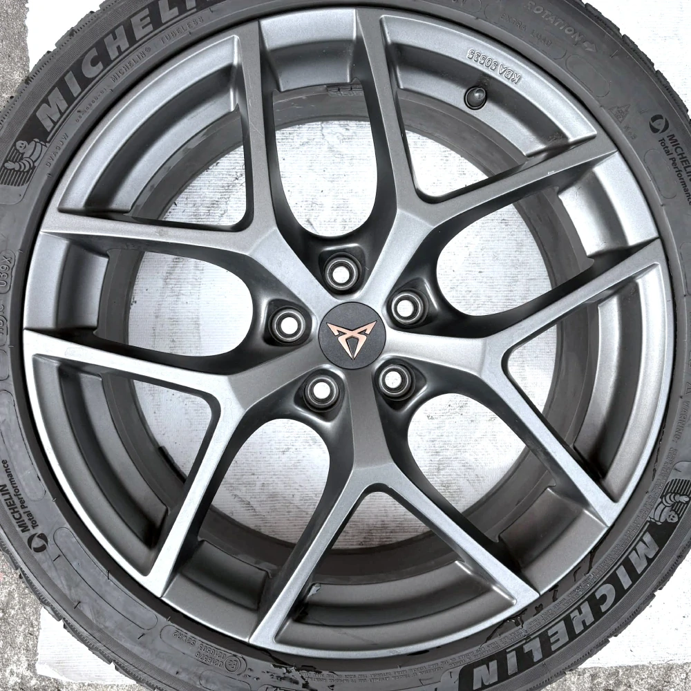 KOLA CUPRA FORMENTOR ATECA 245/40R19 MICHELIN