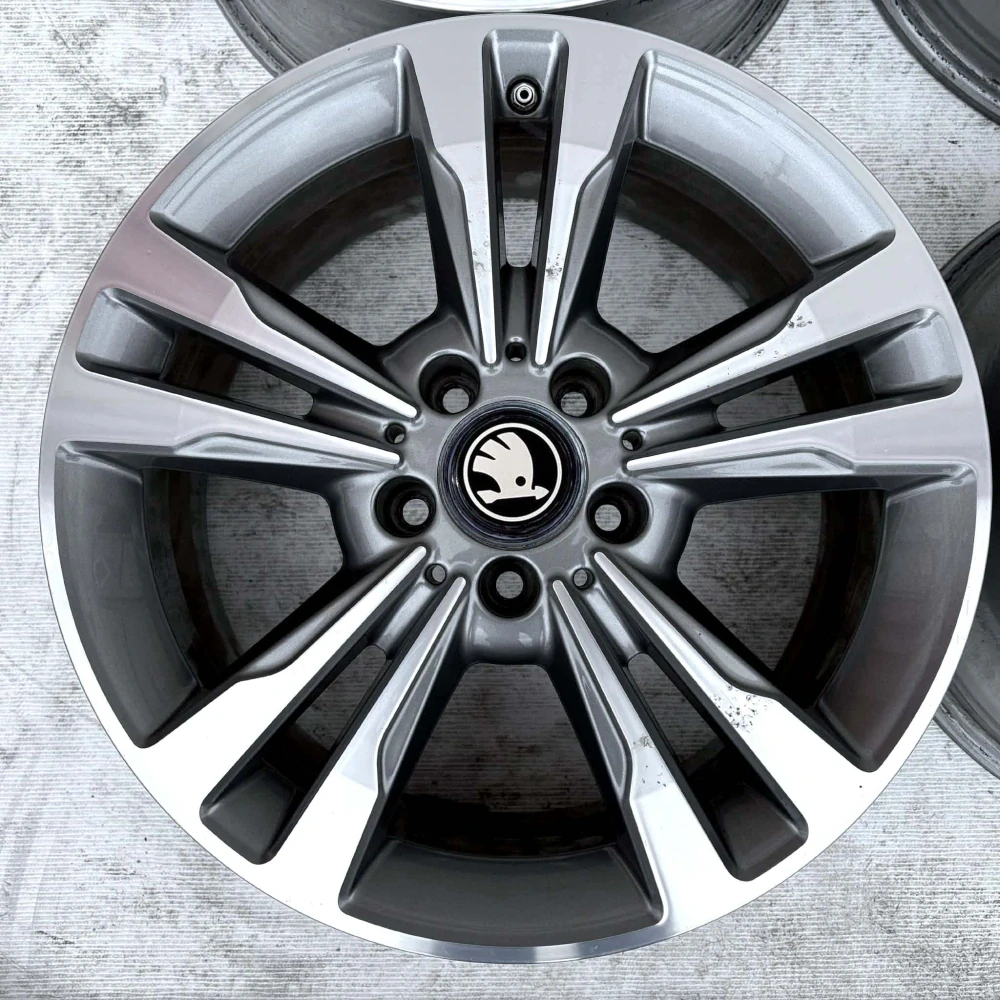 SKODA KAROQ OCTAVIA SUPERB YETI 17" 5X112 ET45