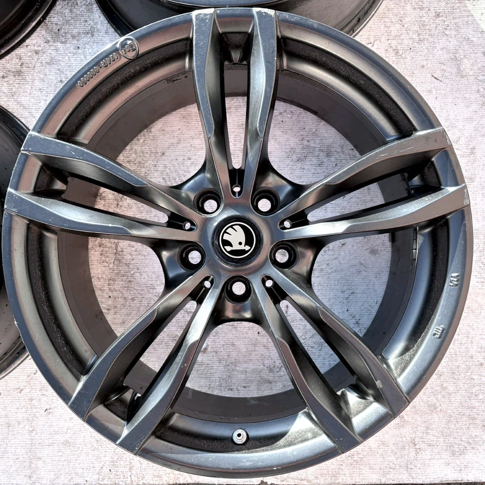SKODA OCTAVIA SUPERB YETI 18" 5X112 ET30