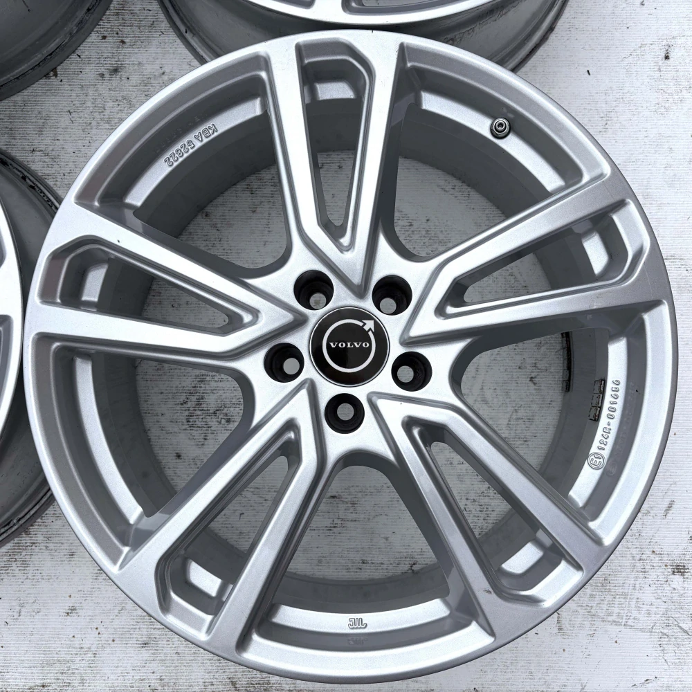 VOLVO V60 S60 XC70 XC90 C30 EN90 19" 5x108