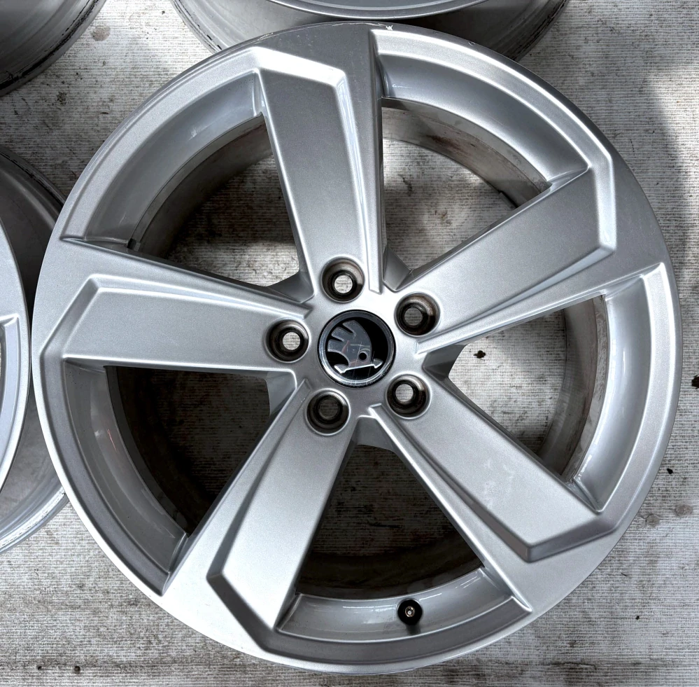 ALU SKODA ENYAQ SUPERB OCTAVIA 18" 5X112