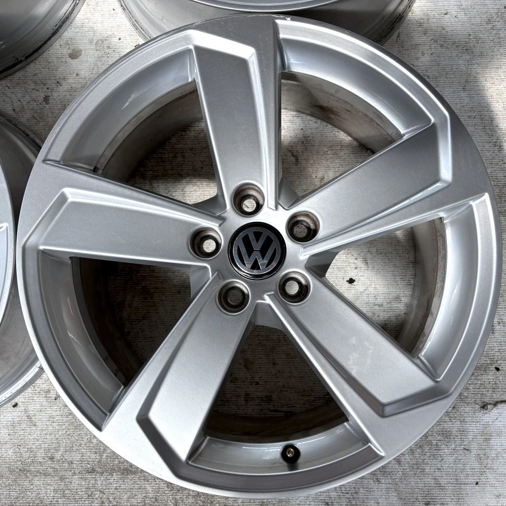 ALU VW PASSAT T-ROC ID4 ID5 BEETLE 18" 5X112