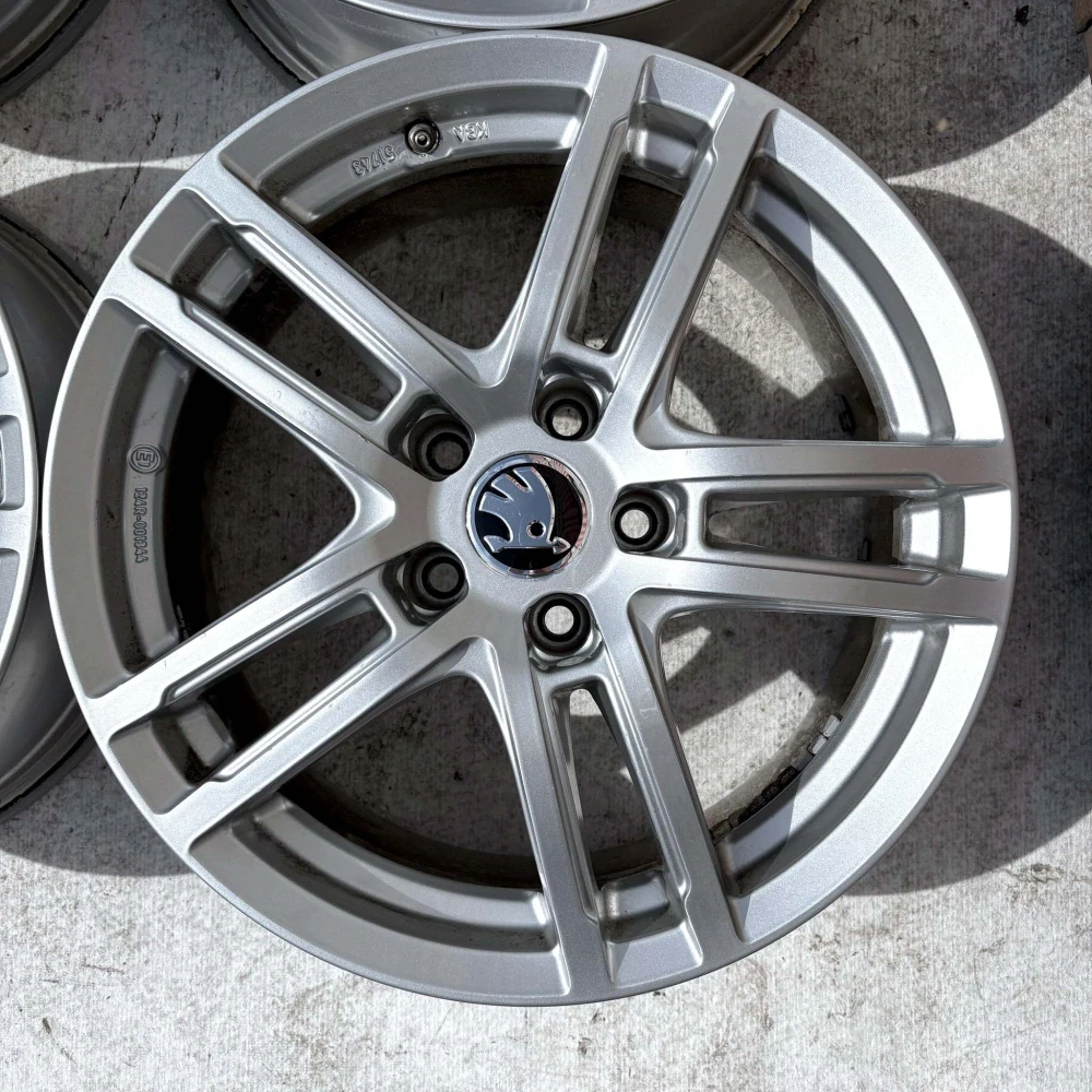 ALU SKODA KODIAQ KAROQ OCTAVIA SUPERB YETI 17" 5X112 ET40
