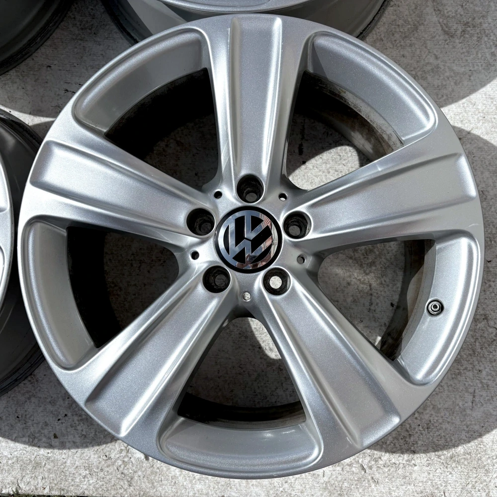 VW PASSAT TIGUAN SHARAN GOLF 18" 5X112
