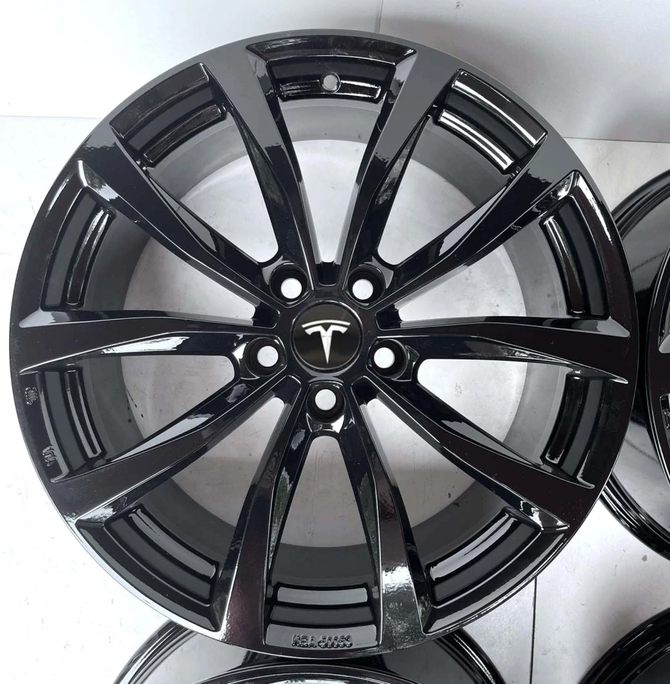 TESLA MODEL 3 5X114,3 19" ET40