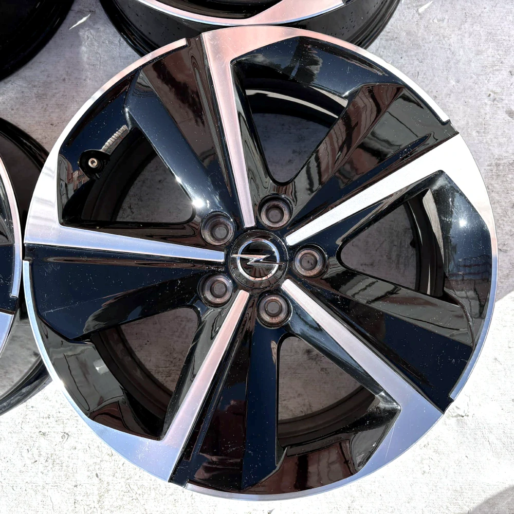 ORIGINÁLNÍ ALU KOLA OPEL ASTRA L 17" 5X108 ET44