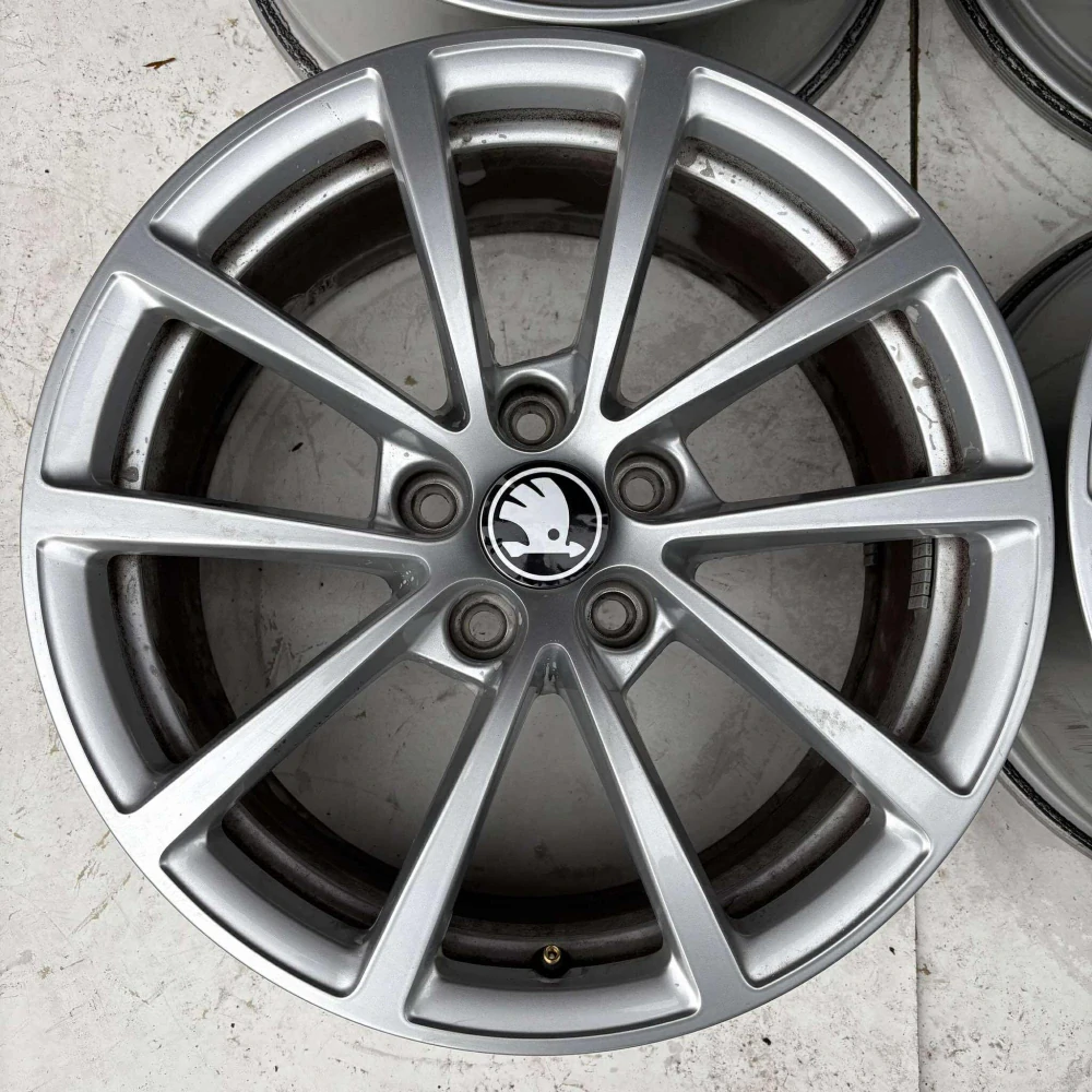 ŠKODA OCTAVIA KAROQ SUPERB 17"