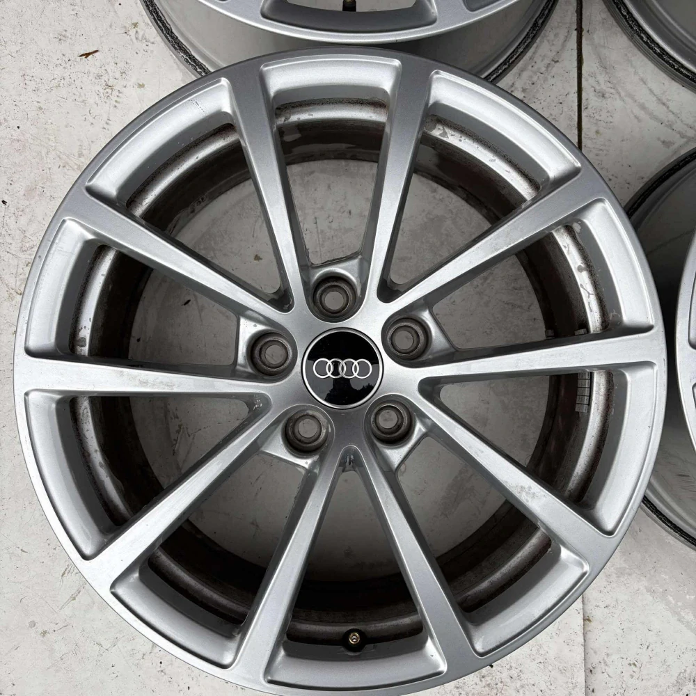 AUDI A3 A4 A5 A6 Q3 17"