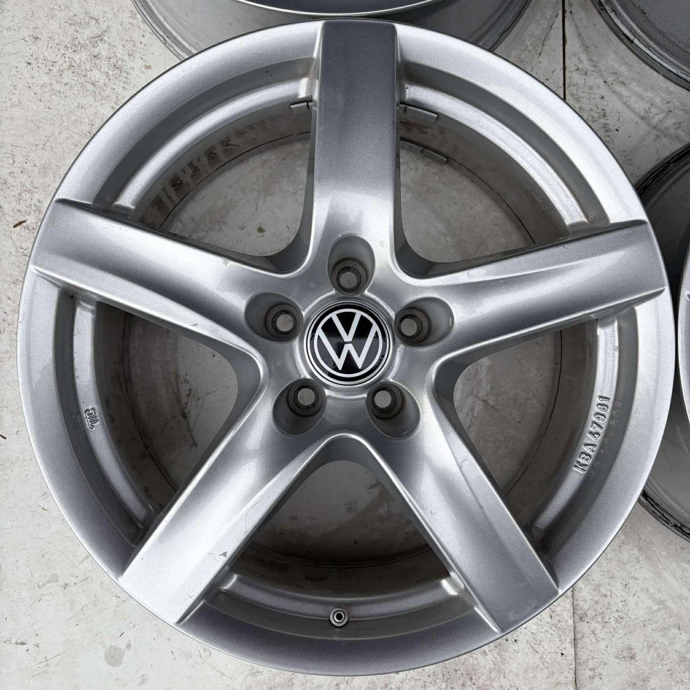 VW PASSAT GOLF TIGUAN ARTEON 18"