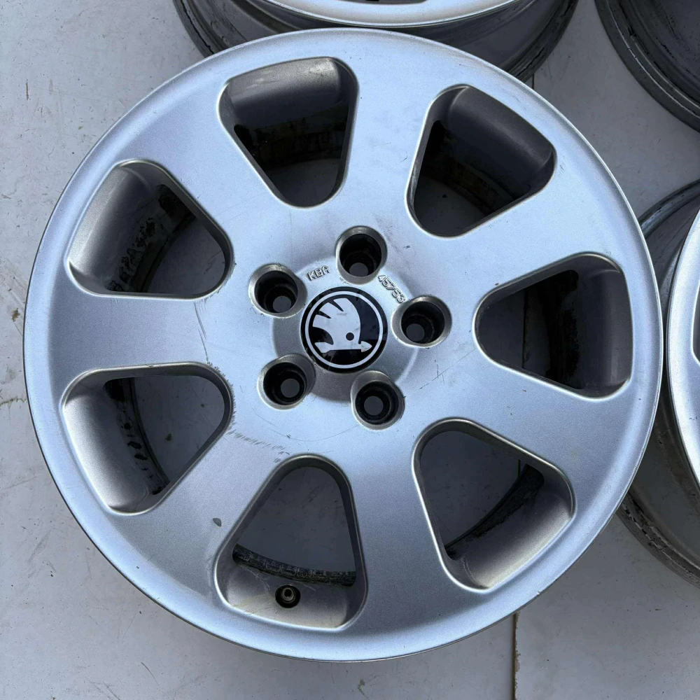 ŠKODA OCTAVIA SUPERB YETI 16"
