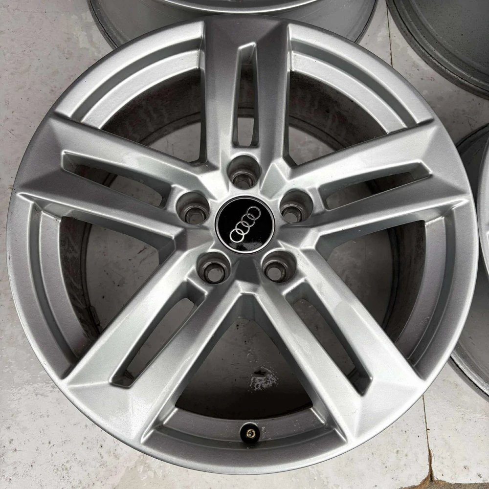 AUDI A3 A4 A5 A6 Q3 17"