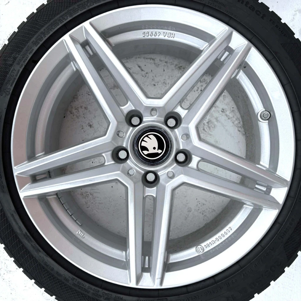 KOLA ZIMNÍ ŠKODA OCTAVIA SUPERB YETI 205/50R17