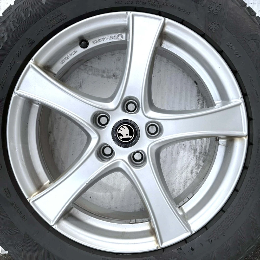 KOLA ZIMNÍ SKODA KODIAQ 215/65R17