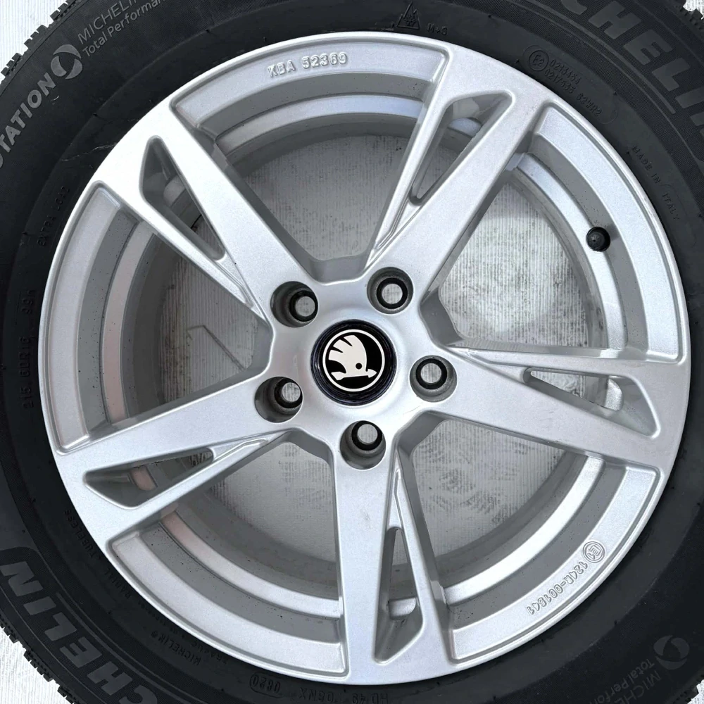 KOLA ZIMNÍ SKODA SUPERB 215/60R16 MICHELIN