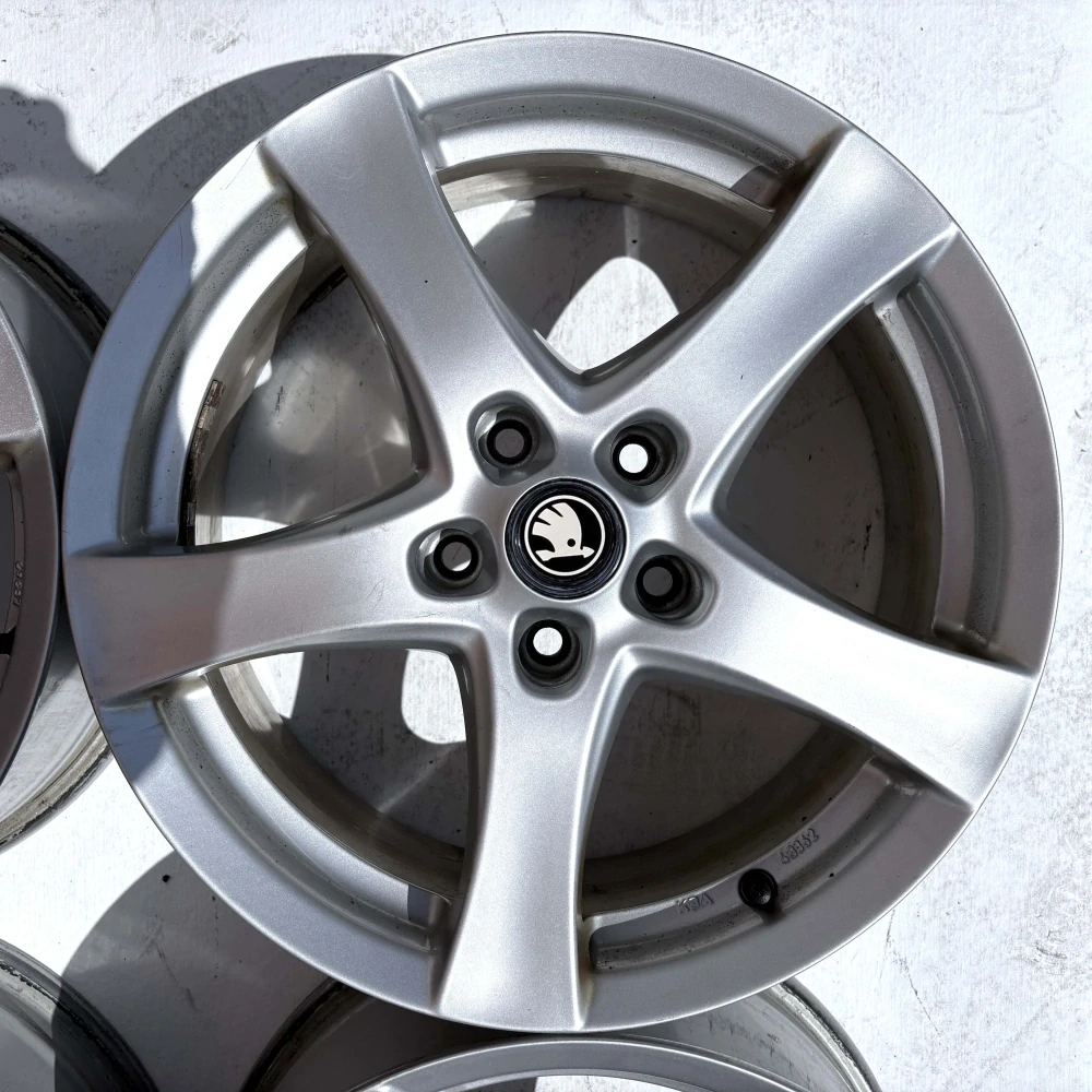 SKODA KAROQ OCTAVIA SUPERB YETI 17" 5X112 ET40