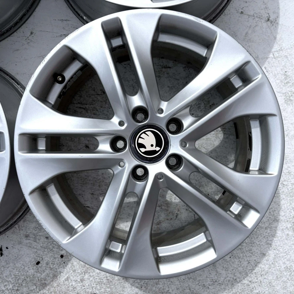 SKODA OCTAVIA II III IV SUPERB YETI 17" 5X112