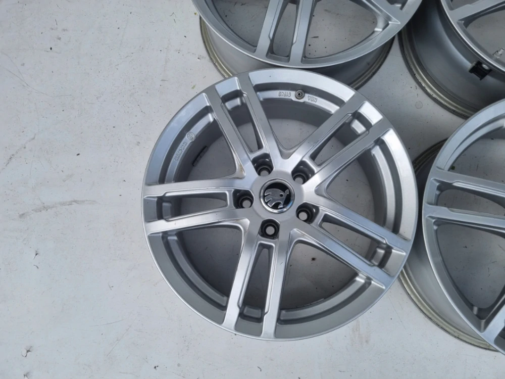 SKODA OCTAVIA KAROQ SUPERB YETI 17" 5X112 ET40