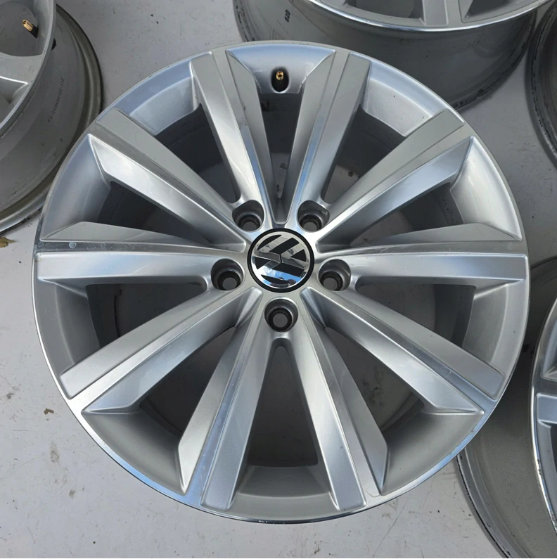 VW PASSAT GOLF CADDY TOURAN 17'' ET47
