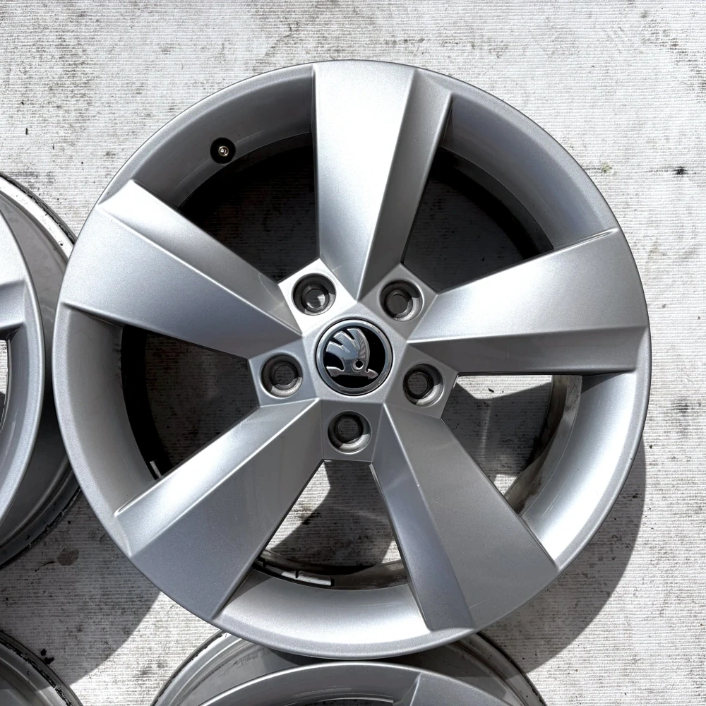 ORIGINÁLNÍ ALU SKODA KAROQ 16" 6J 5X112 ET43