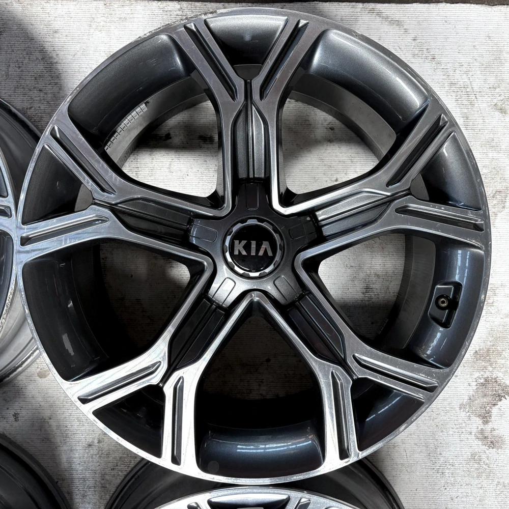 ORIGINÁLNÍ ALU KIA STINGER 19" 5x114,3