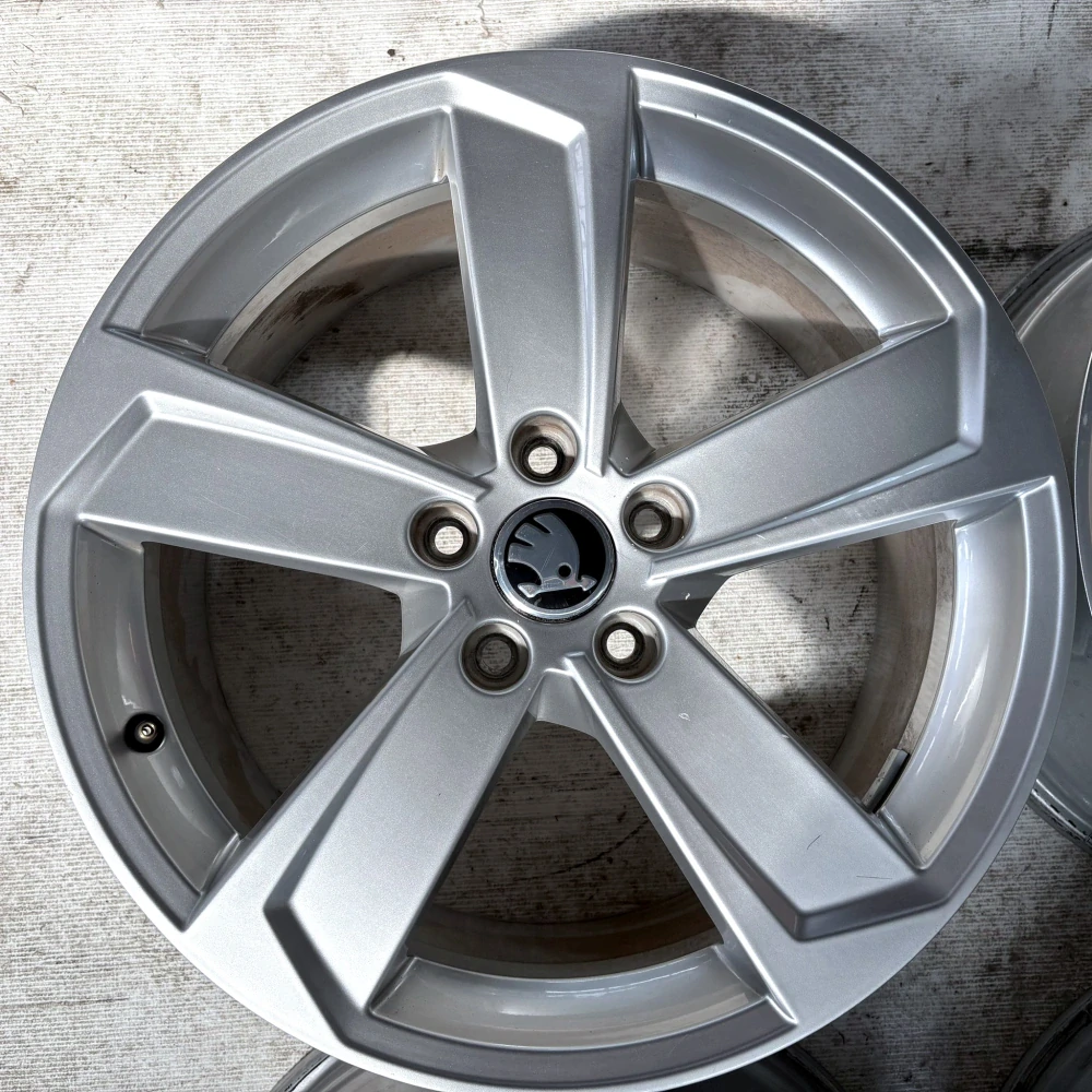ALU SKODA ENYAQ SUPERB OCTAVIA 18" 5X112