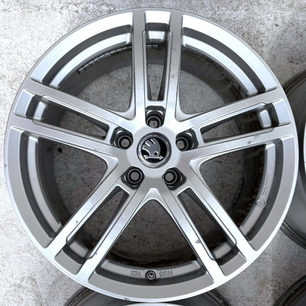 ALU SKODA OCTAVIA SUPERB YETI KAROQ 18" 5X112