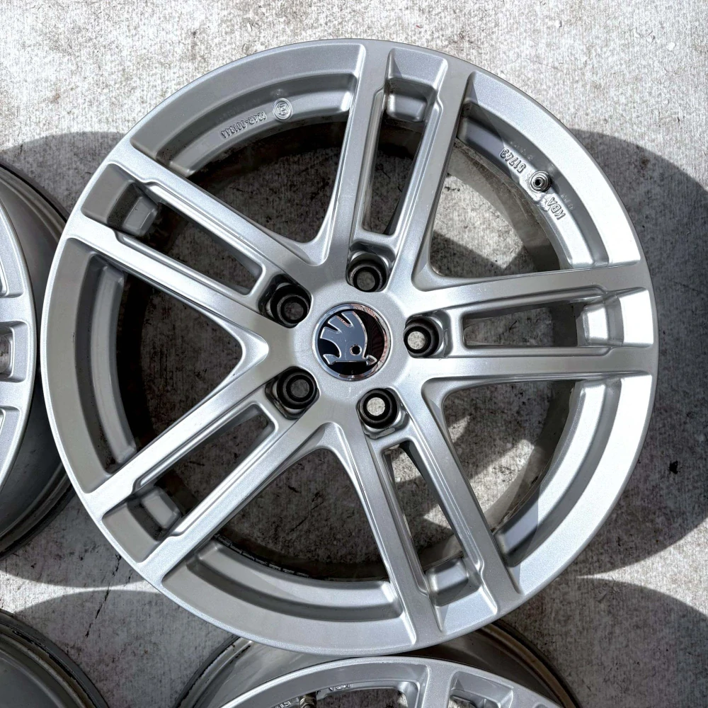 ALU SKODA KODIAQ KAROQ OCTAVIA SUPERB YETI 17" 5X112 ET40