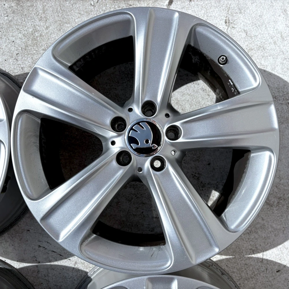 SKODA SUPERB OCTAVIA KAROQ YETI 18" 5X112 ET38