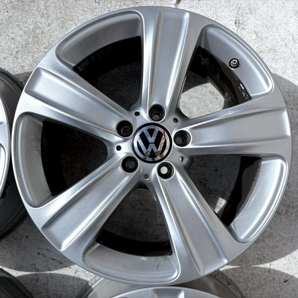 VW PASSAT TIGUAN SHARAN GOLF 18" 5X112