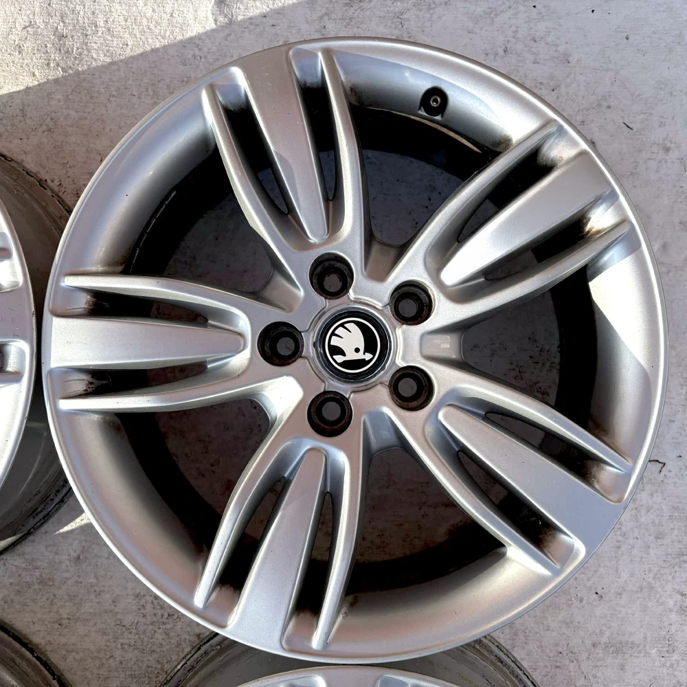 SKODA OCTAVIA SUPERB YETI KAROQ 17" 7J 5X112