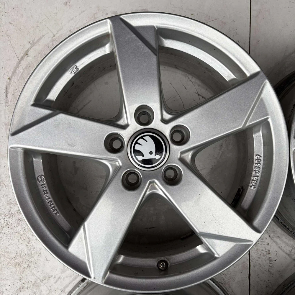 ŠKODA OCTAVIA SUPERB KAROQ YETI 16"