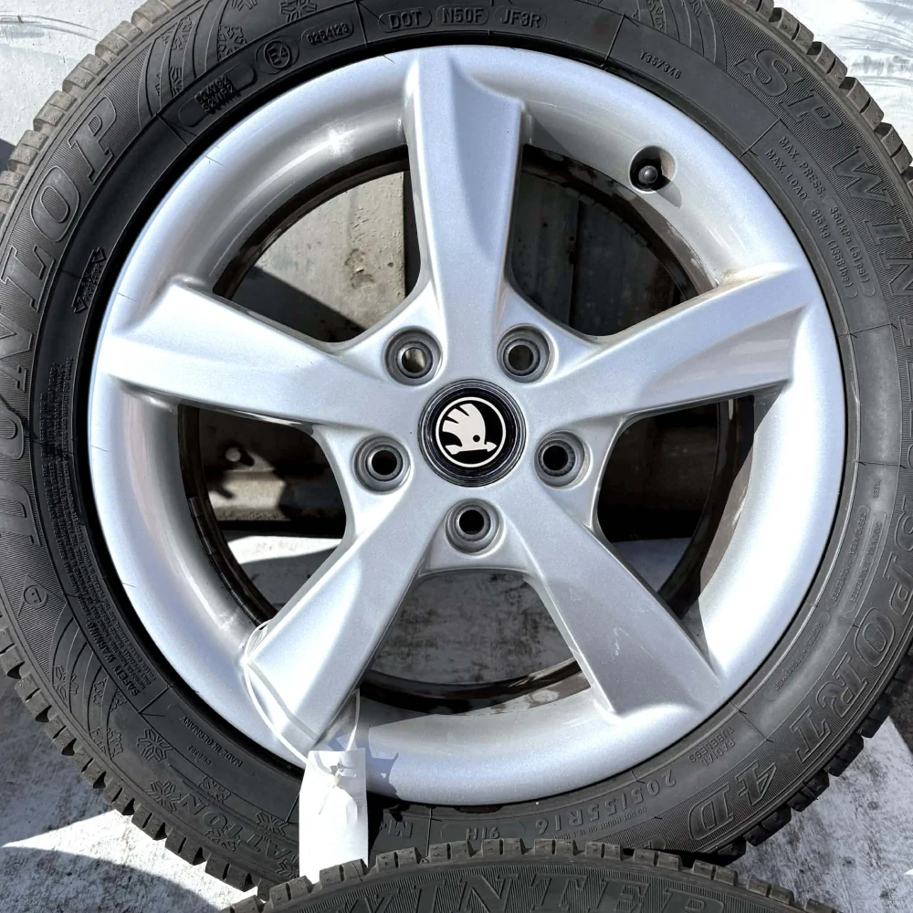 ZIMNÍ SKODA OCTAVIA SUPERB I II YETI 205/55R16