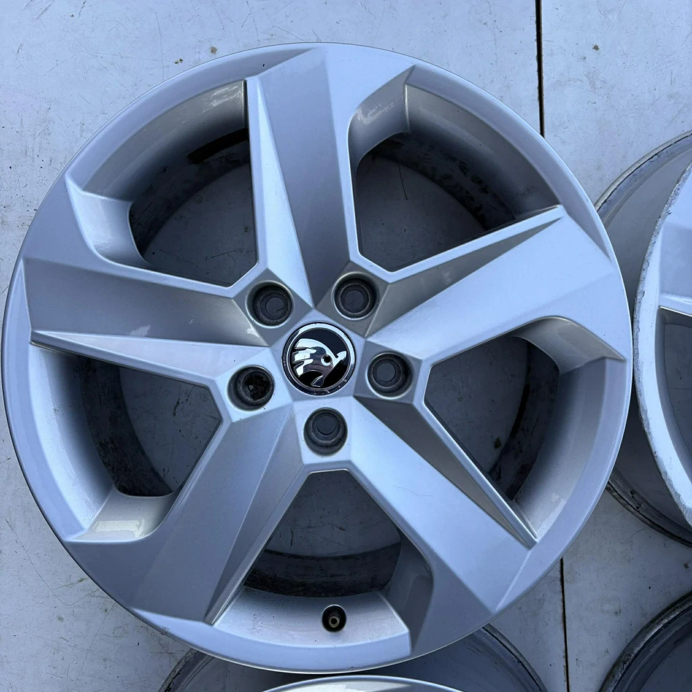 ŠKODA OCTAVIA SUPERB KAROQ YETI 17"