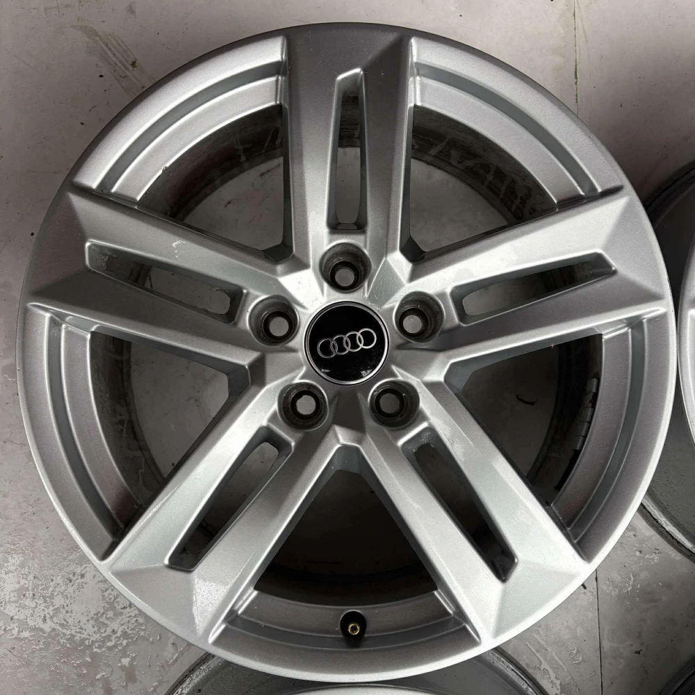 AUDI A3 A4 A5 A6 Q3 17"